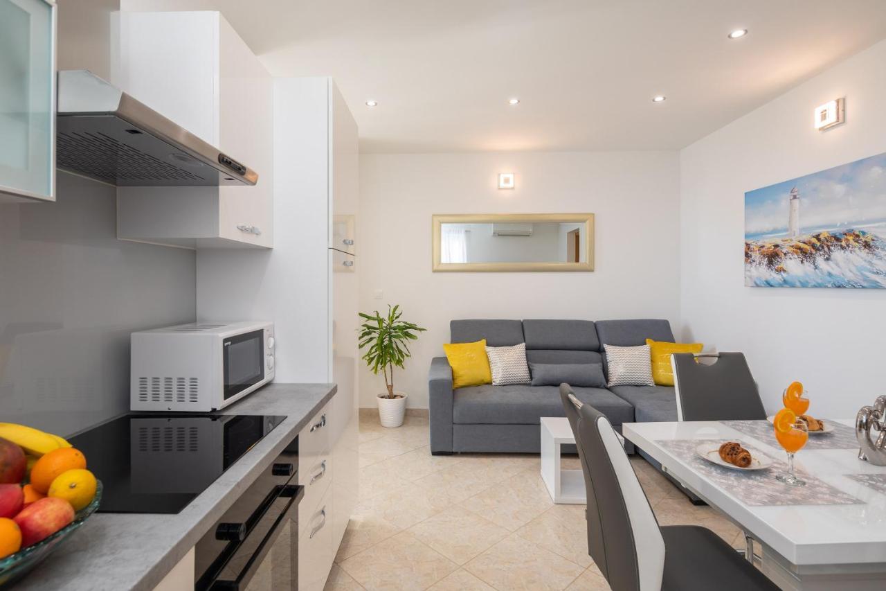 אומיס Fba Family Beach Apartments מראה חיצוני תמונה