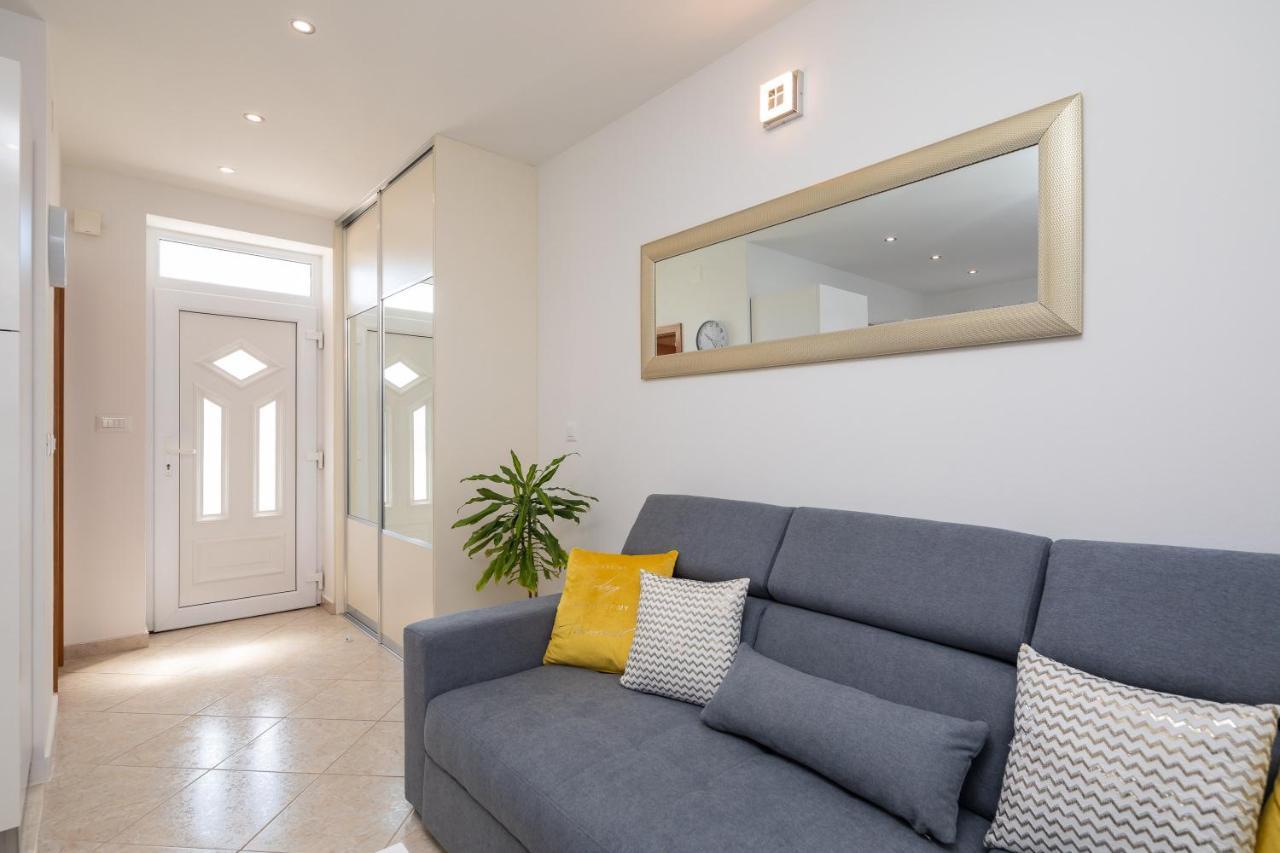 אומיס Fba Family Beach Apartments מראה חיצוני תמונה