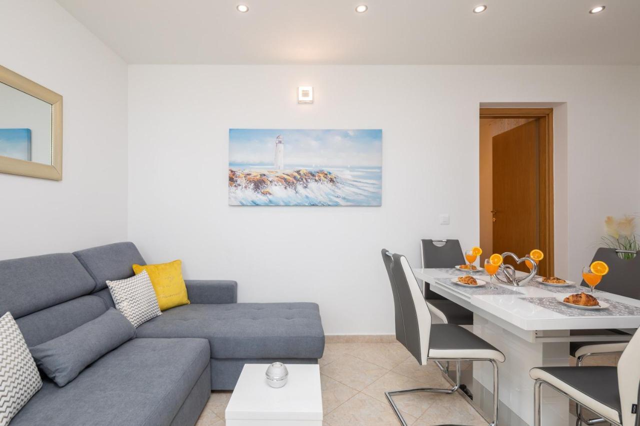 אומיס Fba Family Beach Apartments מראה חיצוני תמונה