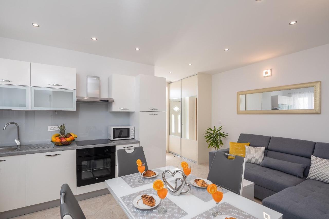 אומיס Fba Family Beach Apartments מראה חיצוני תמונה