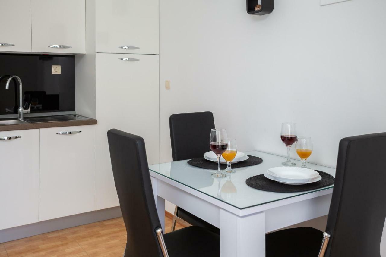 אומיס Fba Family Beach Apartments מראה חיצוני תמונה